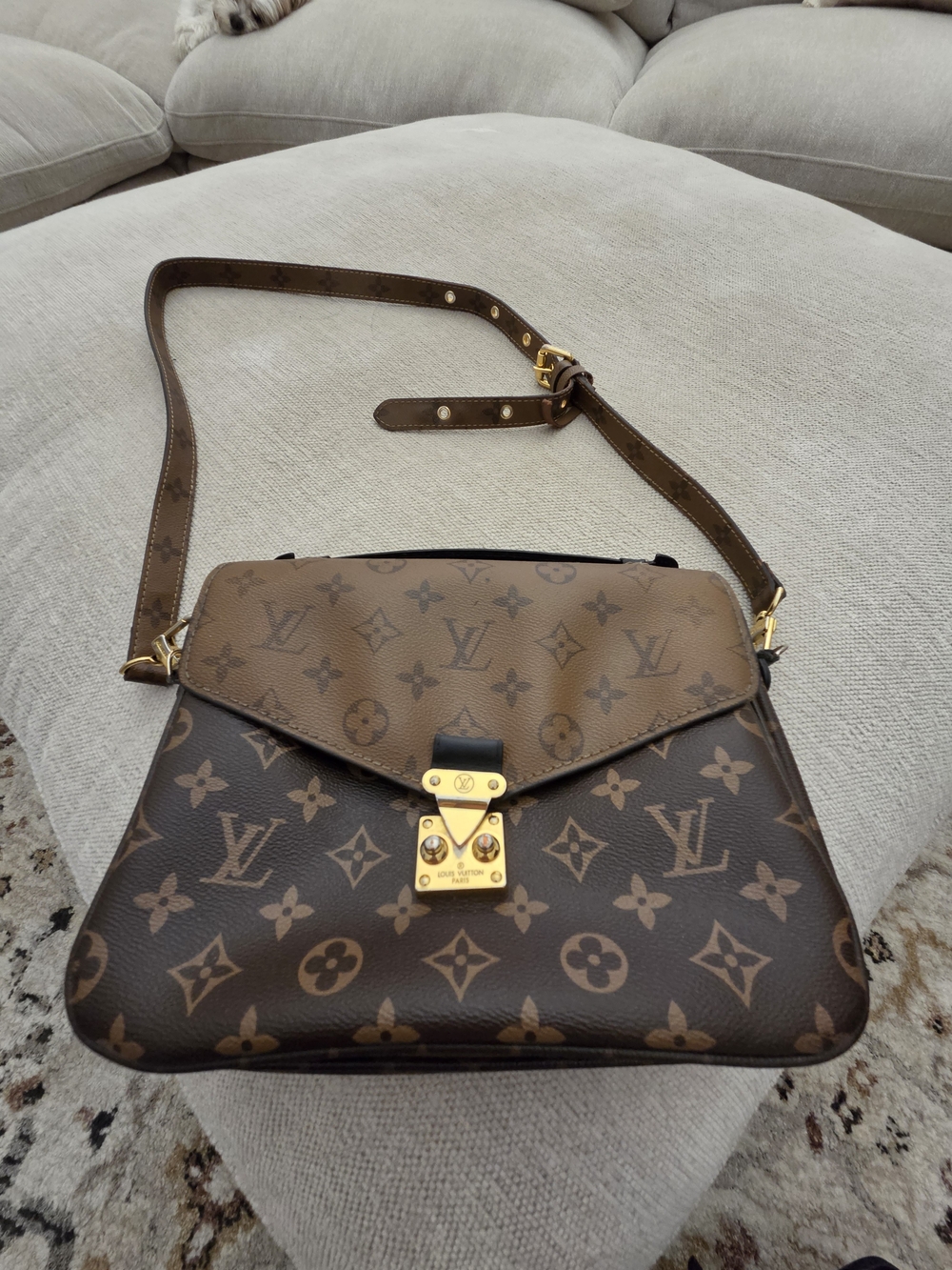 Louis Vuitton Reverse  Monogram Pochette Metis Shoulder Bag - Picture 2 of 11